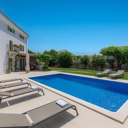 Višnjan Holiday Home Villa Radovani By Interhome מראה חיצוני תמונה