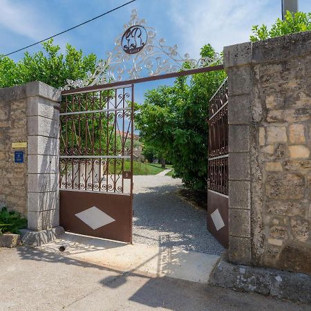 Višnjan Holiday Home Villa Radovani By Interhome מראה חיצוני תמונה