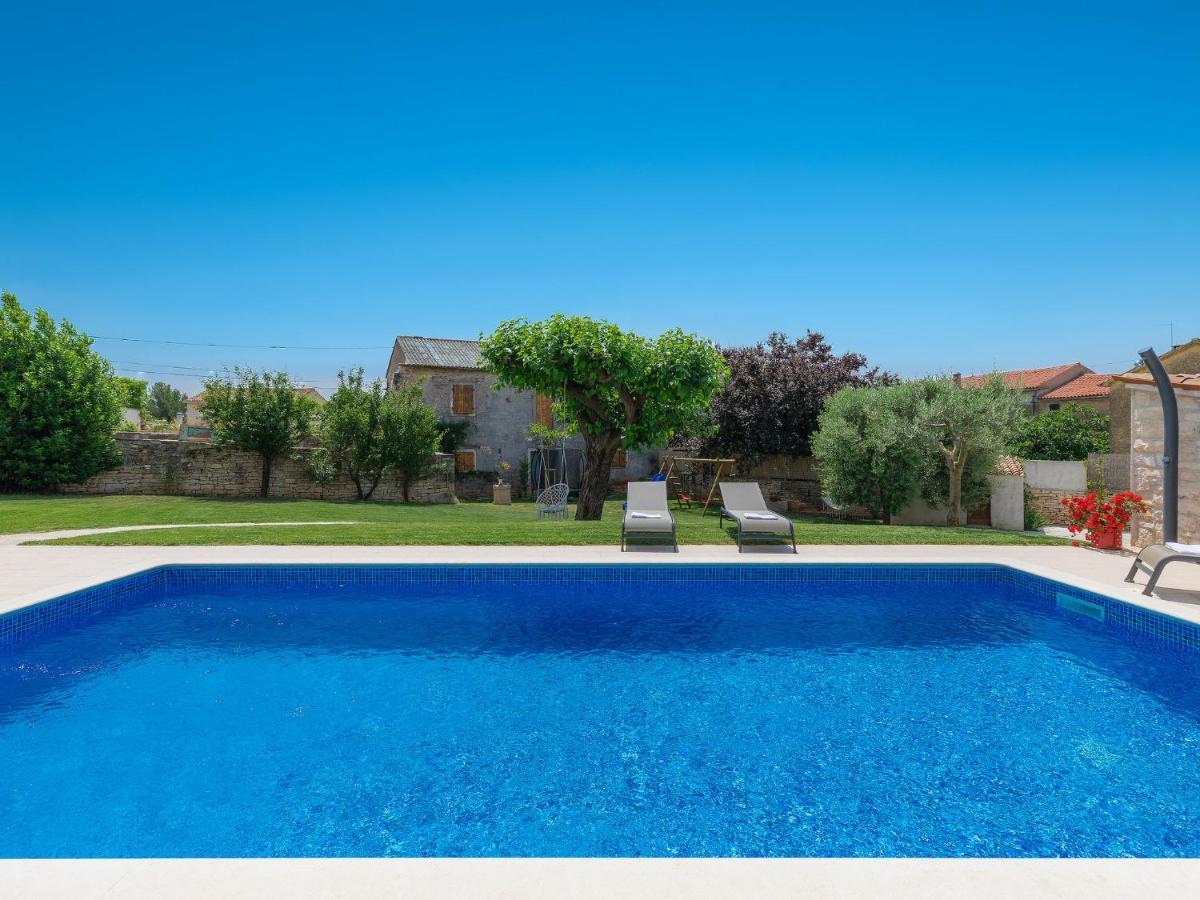 Višnjan Holiday Home Villa Radovani By Interhome מראה חיצוני תמונה
