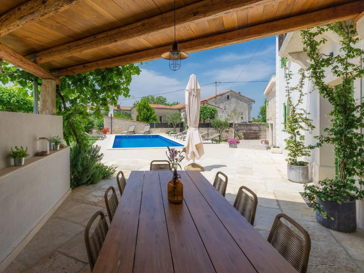 Višnjan Holiday Home Villa Radovani By Interhome מראה חיצוני תמונה