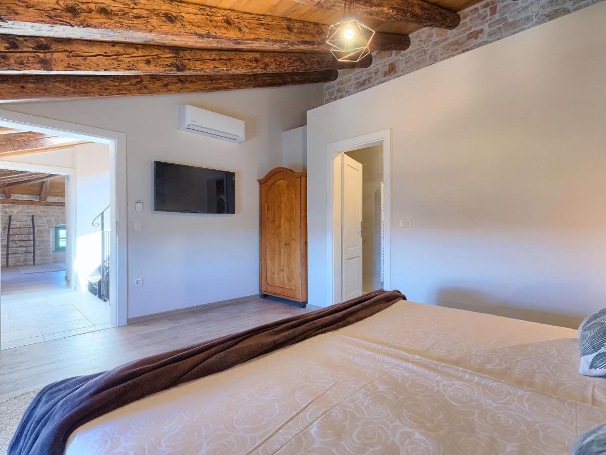 Višnjan Holiday Home Villa Radovani By Interhome מראה חיצוני תמונה