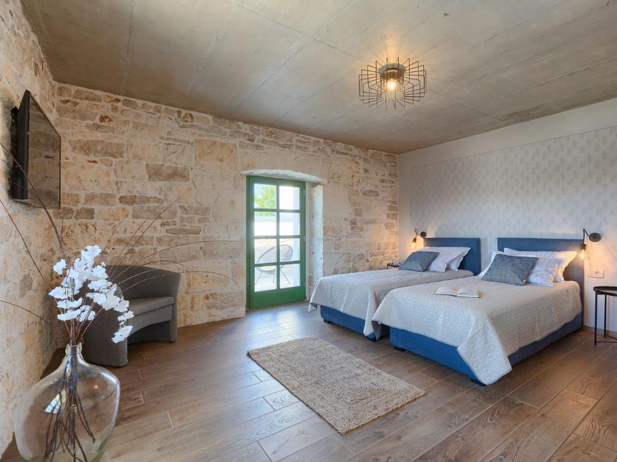 Višnjan Holiday Home Villa Radovani By Interhome מראה חיצוני תמונה